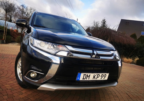 Mitsubishi Outlander cena 59900 przebieg: 138000, rok produkcji 2016 z Halinów małe 211